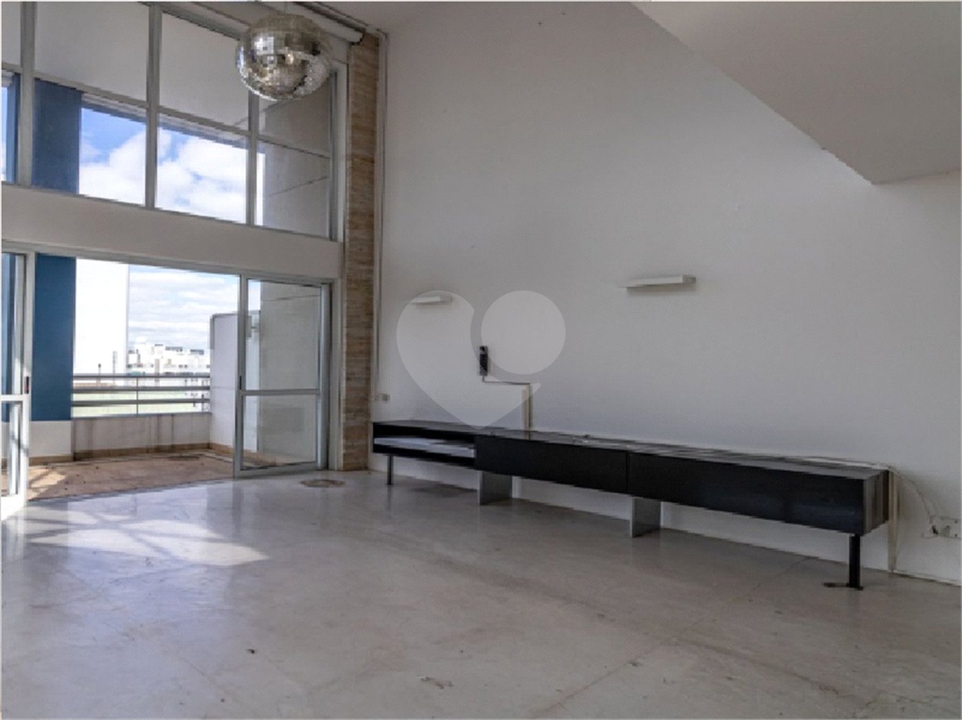 Duplex à venda ou para alugar com 1 suíte em Vila Madalena, São Paulo, SP