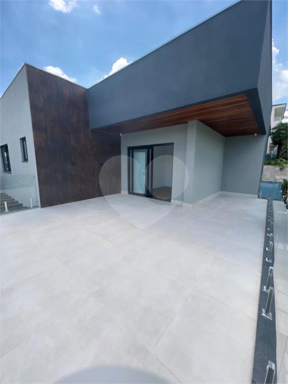 Casa à venda com 4 quartos, sendo 2 suítes, no condomínio Swiss Park, São Bernardo do Campo - SP