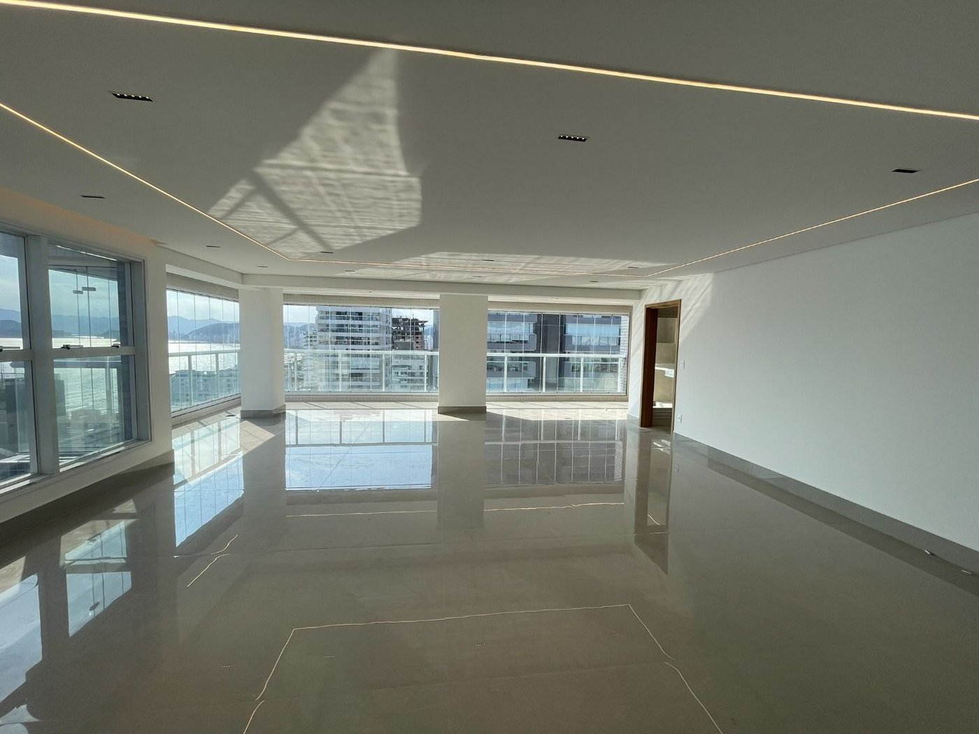 Cobertura com 3 dormitórios à venda, 238 m² por R$ 5.500.000,00 - Embaré - Santos/SP