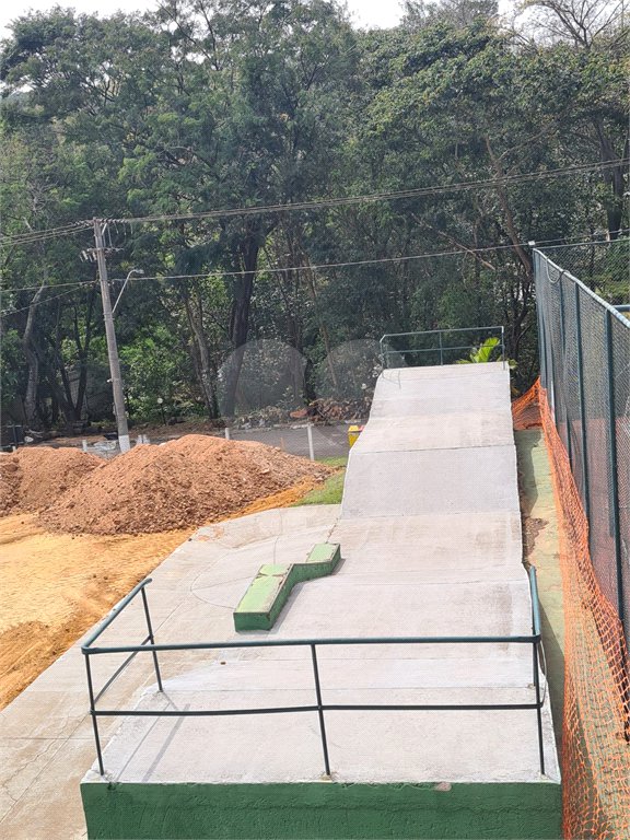 Casa à venda com 4 quartos, sendo 2 suítes, no condomínio Bosque de Grevilea, Vinhedo - SP
