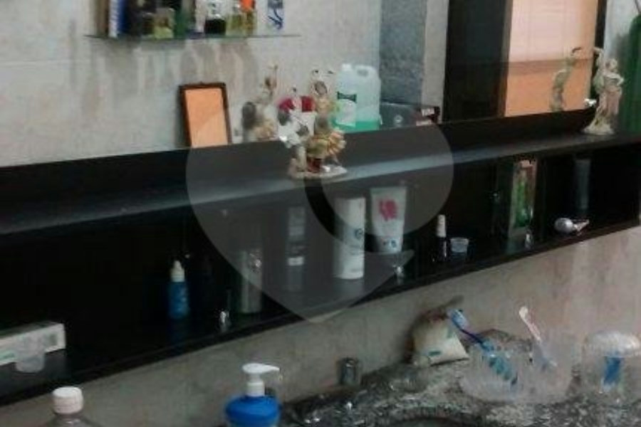 Casa à venda com 3 quartos, sendo 1 suíte, no condomínio Travessa Soldado Oscar Ribeiro Sampaio,8, São Paulo - SP
