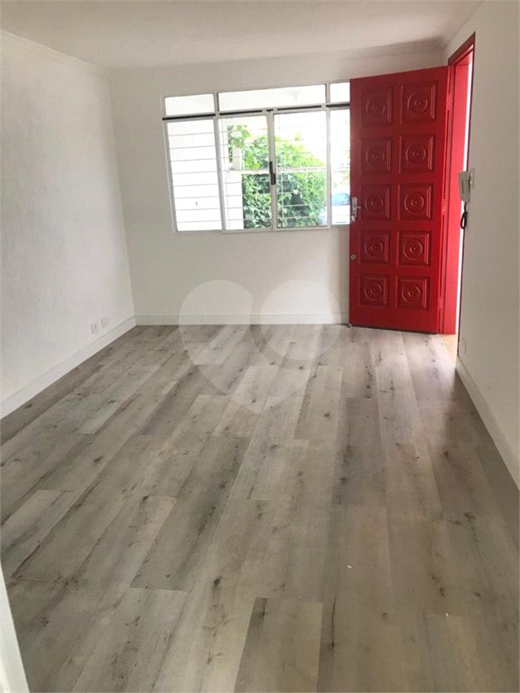 Casa à venda com 3 quartos, sendo 1 suíte,  em Vila Olímpia, São Paulo, SP