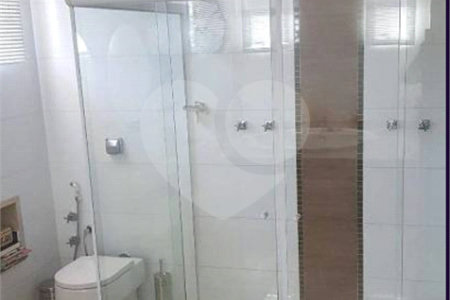 Sobrado à venda com 6 suítes em Vila Santista, Atibaia, SP