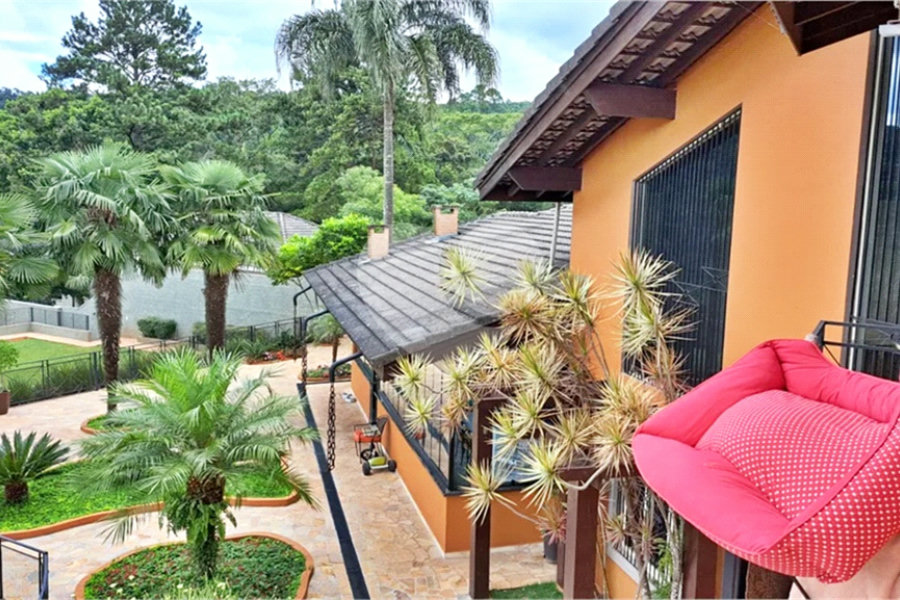Casa à venda com 8 quartos, sendo 4 suítes, em Roseira, Mairiporã, SP