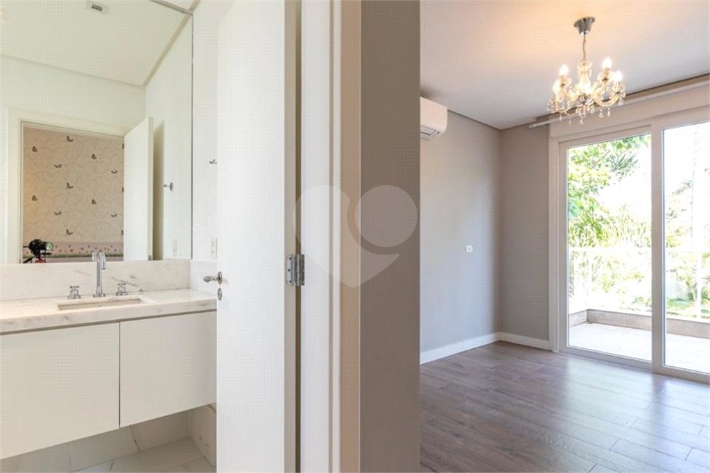 Casa à venda com 4 suítes no condomínio Hípica Garden, São Paulo - SP