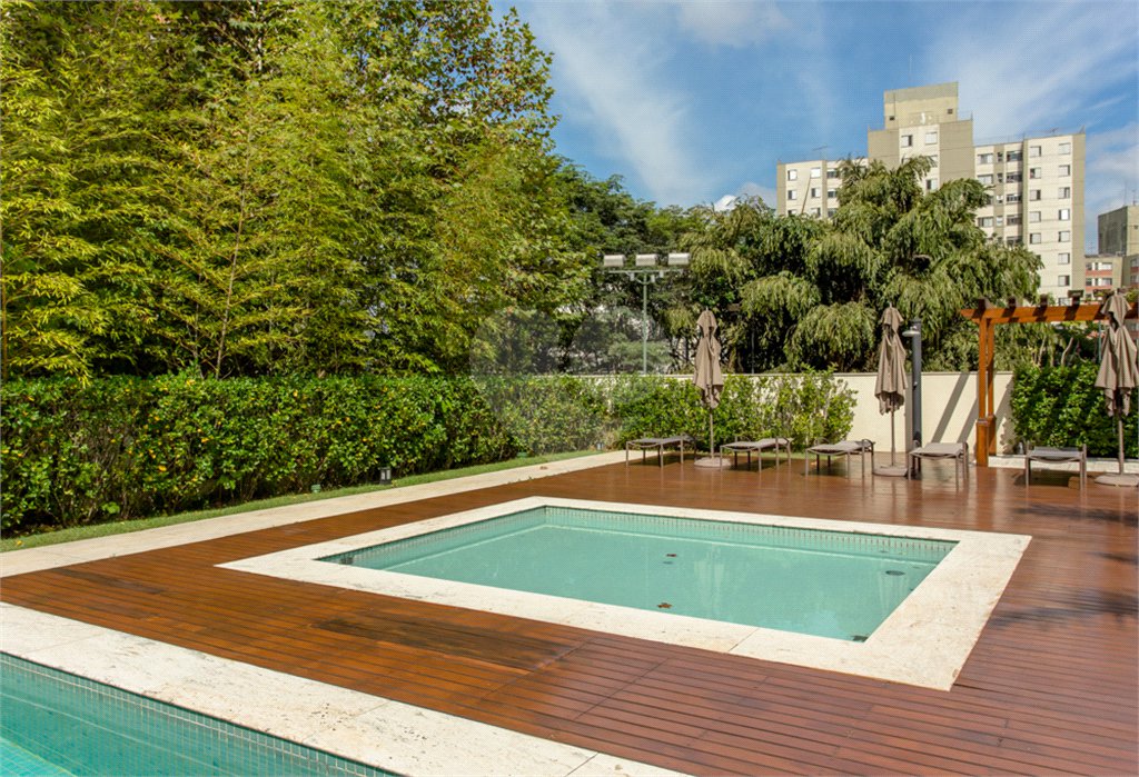 Apartamento à venda com 4 suítes em Vila Suzana, São Paulo, SP