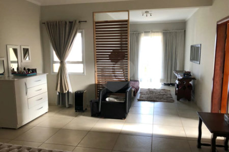 Casa à venda com 5 quartos, sendo 2 suítes, no condomínio Terras de Santa Izabel, Salto - SP