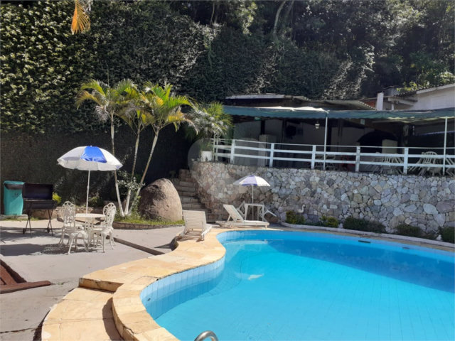 Sobrado à venda com 3 quartos, sendo 1 suíte,  em Samambaia, Mairiporã, SP