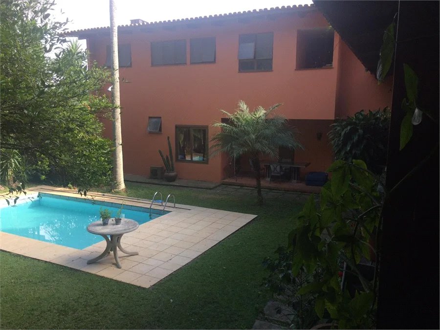 Casa à venda ou para alugar com 4 quartos, sendo 2 suítes, em Jardim Guedala, São Paulo, SP