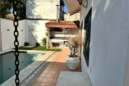 Casa à venda com 4 quartos, sendo 3 suítes, em Chácara Monte Alegre, São Paulo, SP