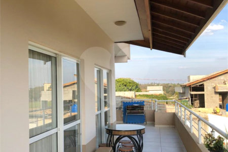 Casa à venda com 5 quartos, sendo 2 suítes, no condomínio Terras de Santa Izabel, Salto - SP