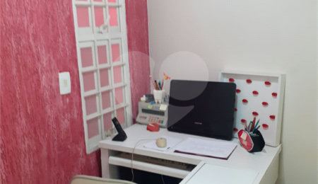 Casa para alugar com 3 quartos no condomínio Diva da Silva, São Paulo - SP