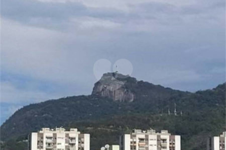 Cobertura à venda com 3 quartos, sendo 2 suítes, em Praça da Bandeira, Rio de Janeiro, RJ