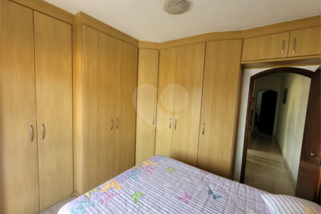 Sobrado à venda com 3 quartos, sendo 1 suíte, em Vila dos Remédios, São Paulo, SP