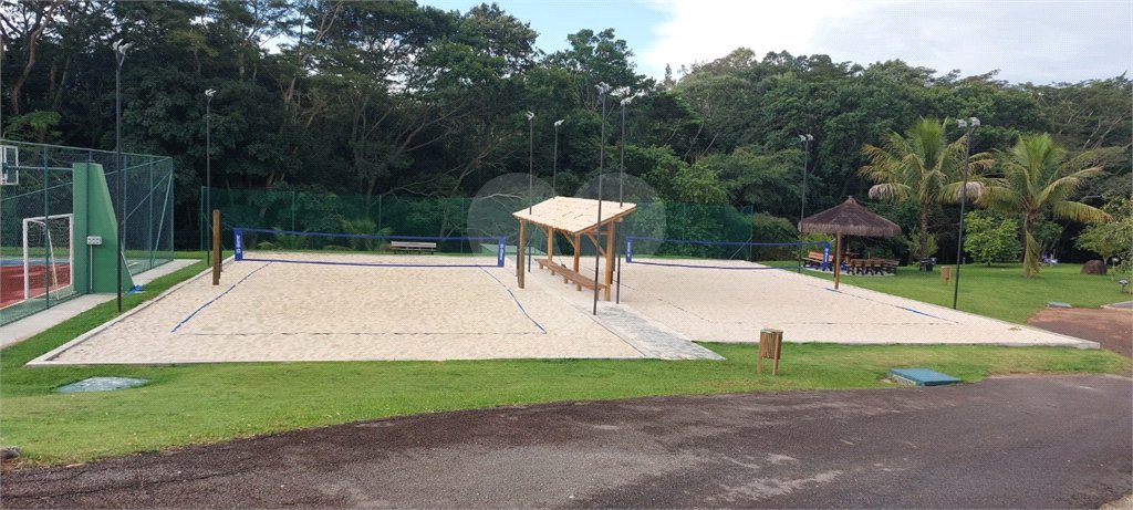 Casa à venda ou para alugar com 5 quartos, sendo 3 suítes, no condomínio Figueira Garden, Atibaia - SP