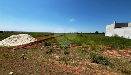 Terreno à venda com 3 quartos, sendo 1 suíte,  em Parque Itapê, Itapetininga, SP