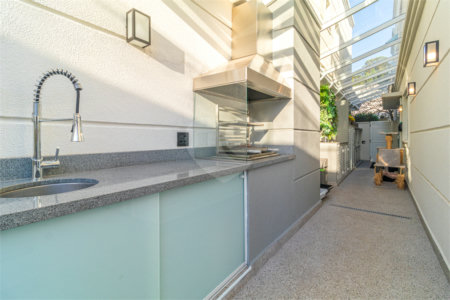 Casa à venda com 4 quartos, sendo 3 suítes, no condomínio Palm Hill North, São Paulo - SP