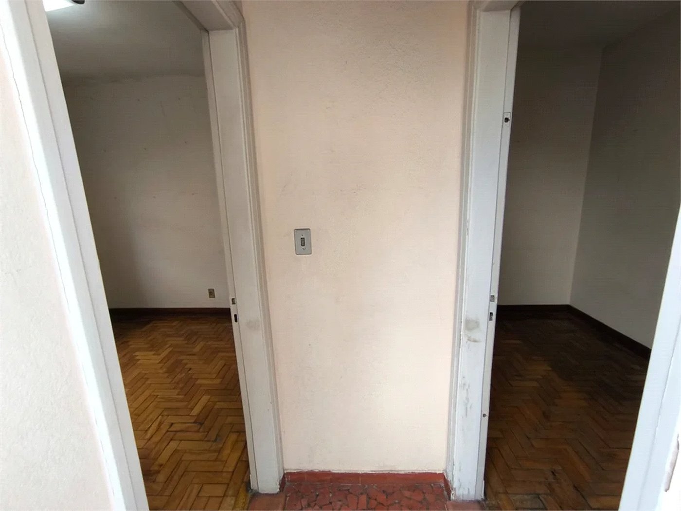 Sobrado à venda com 5 quartos, sendo 1 suíte, em Jardim Trussardi, São Paulo, SP