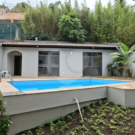 Casa à venda com 4 quartos, sendo 2 suítes,  em Jardim Marajoara, São Paulo, SP