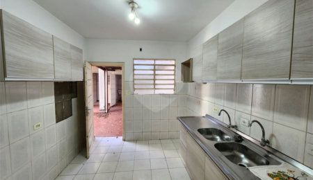Sobrado à venda com 3 quartos em Indianópolis, São Paulo, SP