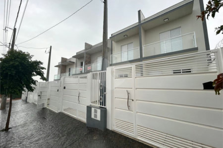Casa à venda com 2 quartos, sendo 1 suíte,  em Loteamento Parque Santa Cristina, Sorocaba, SP