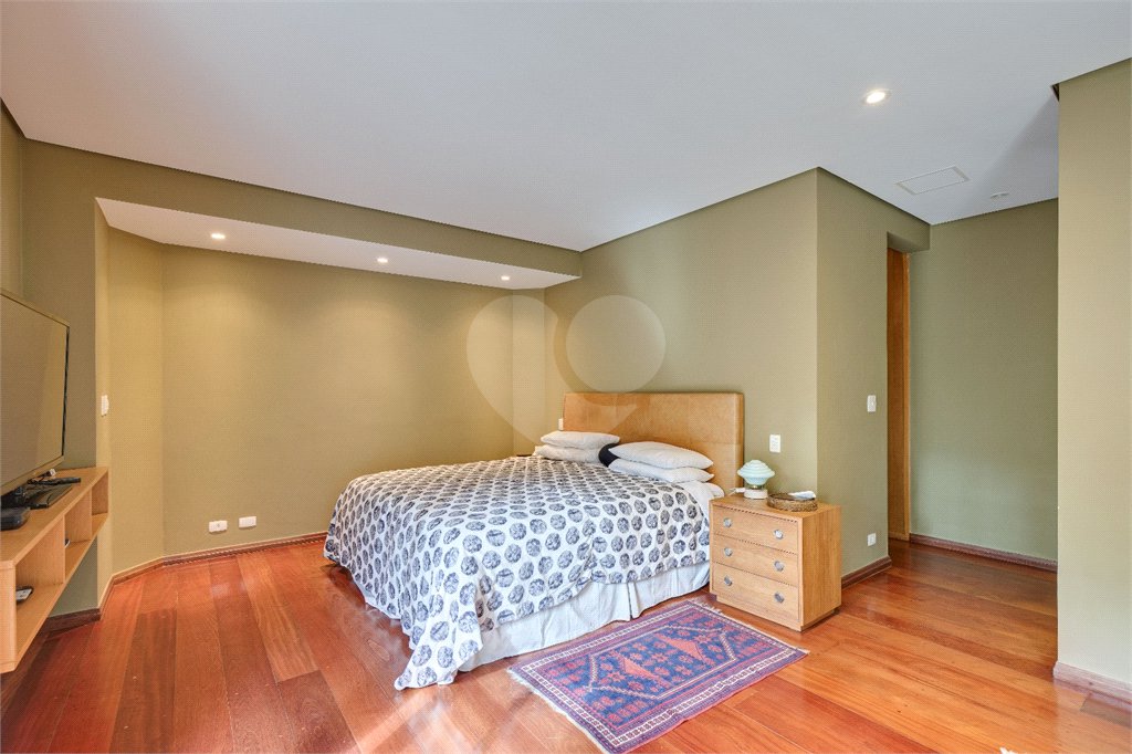Casa à venda com 5 suítes no condomínio Chácara Flora, São Paulo - SP
