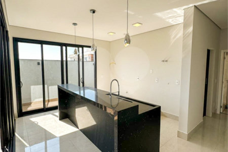 Casa à venda com 3 quartos, sendo 1 suíte, no condomínio Residencial Mont'alcino, Valinhos - SP