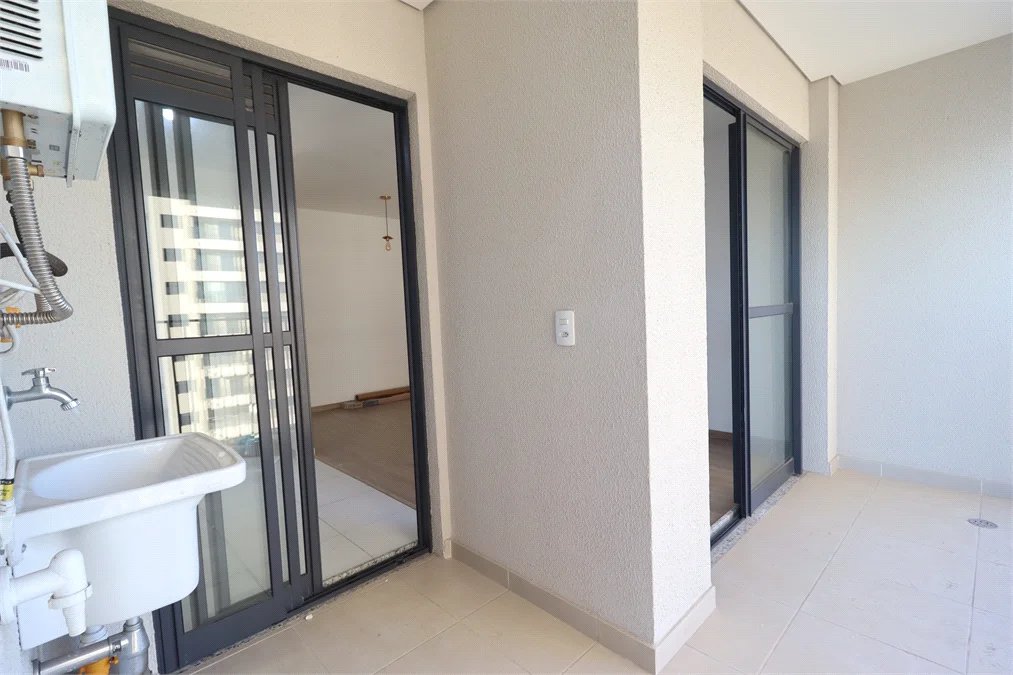 Apartamento à venda com 3 quartos, sendo 1 suíte, em Vila Anastácio, São Paulo, SP