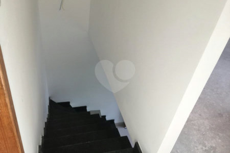 Sobrado à venda com 3 quartos, sendo 1 suíte,  em Vila Oliveira, Mogi das Cruzes, SP