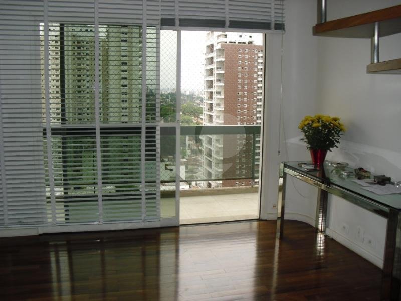 Cobertura à venda com 4 quartos, sendo 3 suítes, em Campo Belo, São Paulo, SP