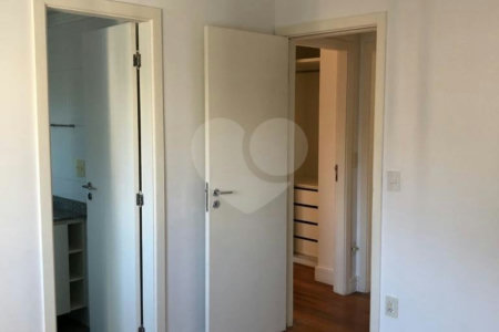 Apartamento à venda com 3 suítes em Vila Suzana, São Paulo, SP