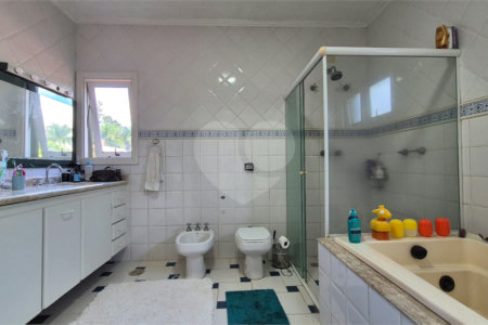 Casa à venda com 4 suítes no condomínio Vivenda do Lago, Sorocaba - SP