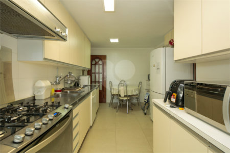 Apartamento à venda com 4 quartos, sendo 1 suíte, em Alto da Boa Vista, São Paulo, SP