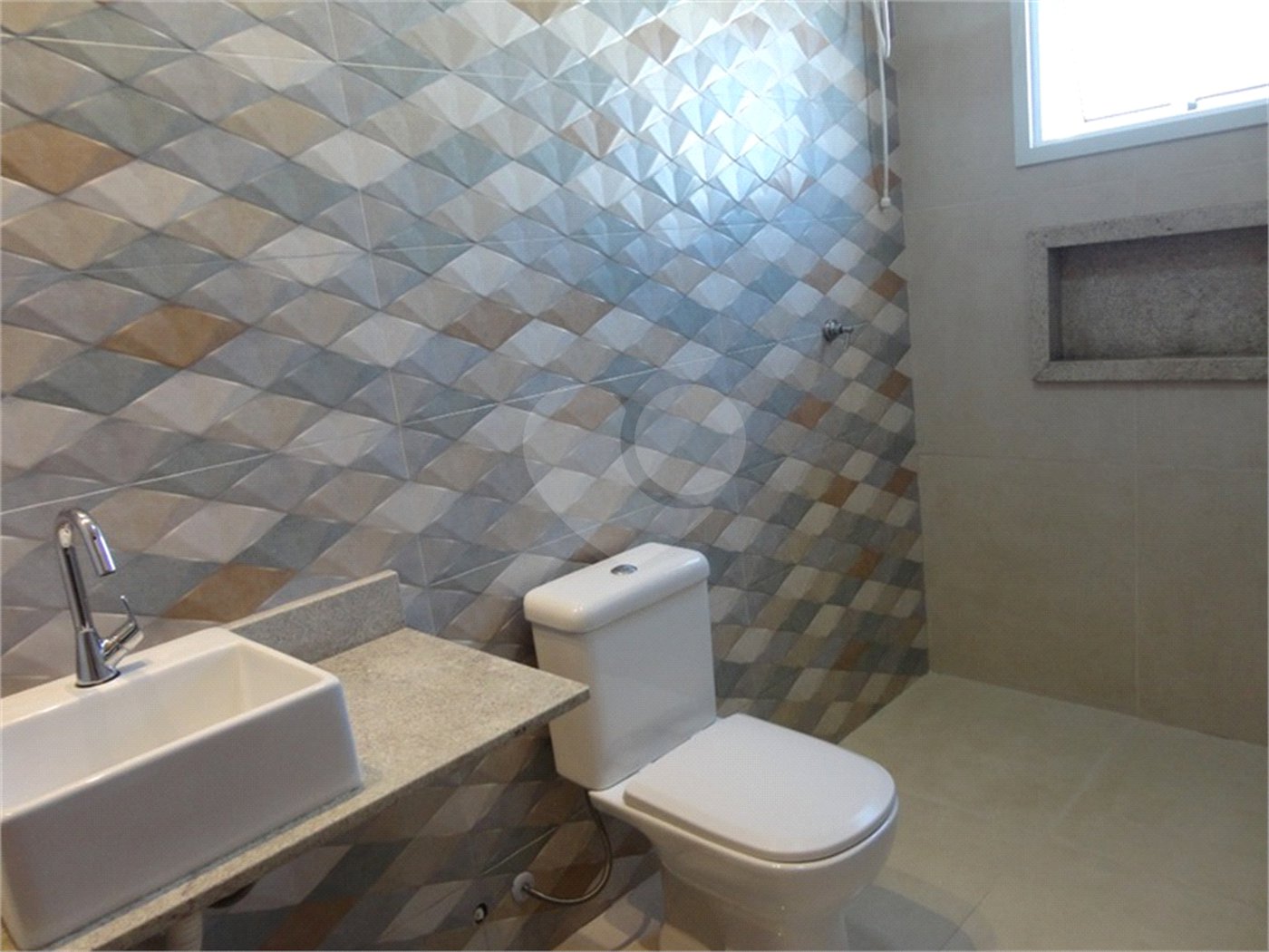 Casa à venda com 3 quartos, sendo 1 suíte,  em Jardim Residencial Nova Veneza, Indaiatuba, SP