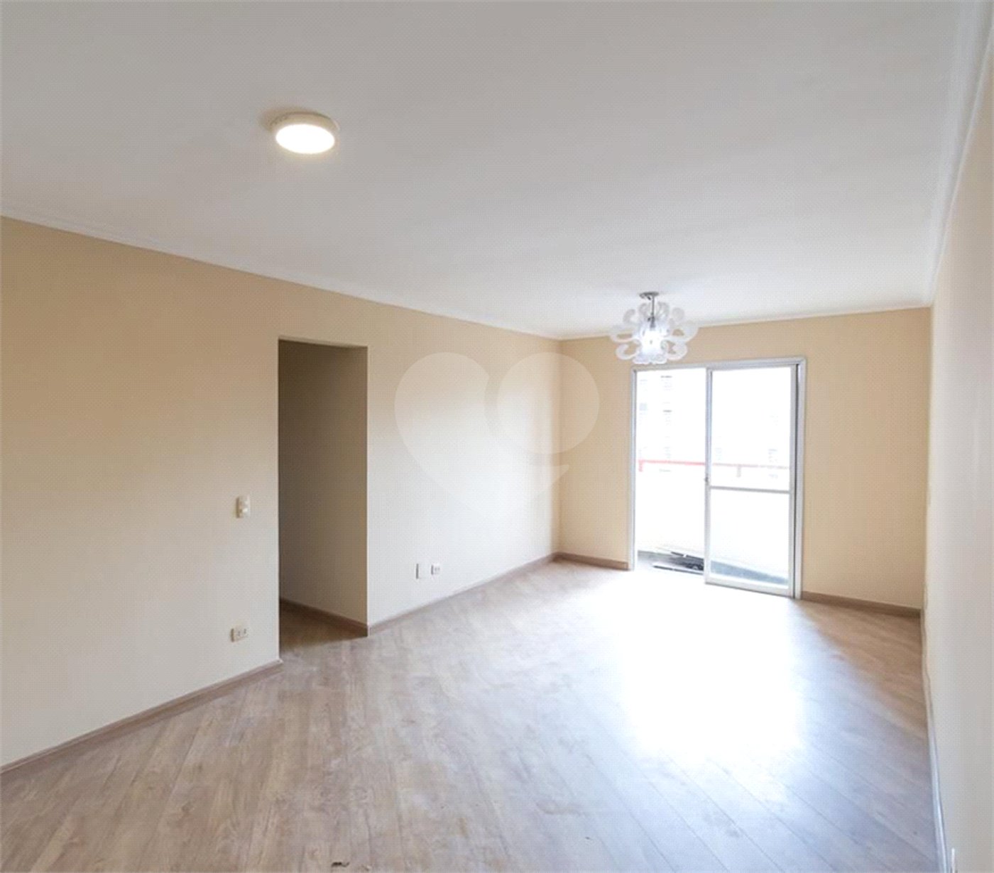 Apartamento à venda com 3 quartos, sendo 1 suíte, em Jardim Marajoara, São Paulo, SP
