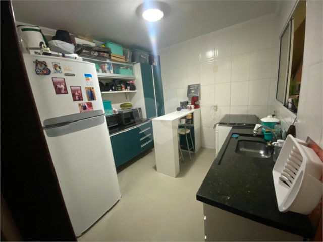 Casa à venda com 3 quartos, sendo 1 suíte,  no condomínio Regina, São Paulo - SP