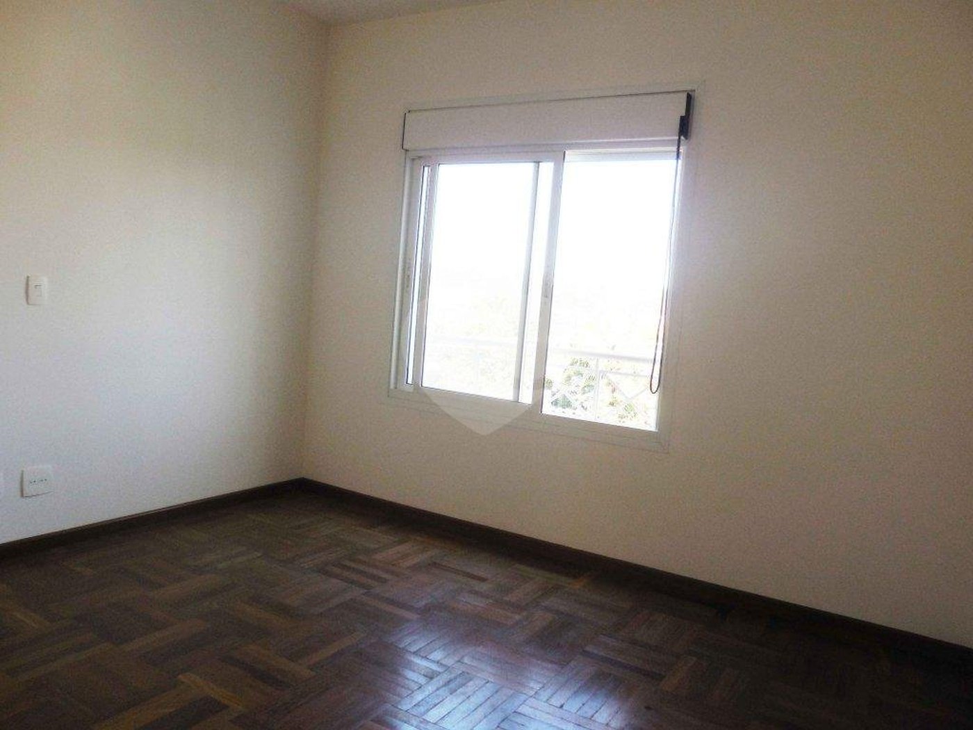 Casa à venda com 4 quartos, sendo 2 suítes, no condomínio Bristol Village, São Paulo - SP