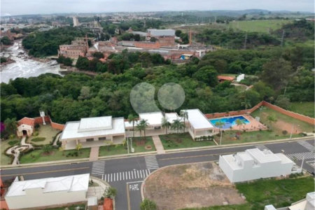 Casa à venda com 3 quartos, sendo 1 suíte, no condomínio Village Moutonnée, Salto - SP