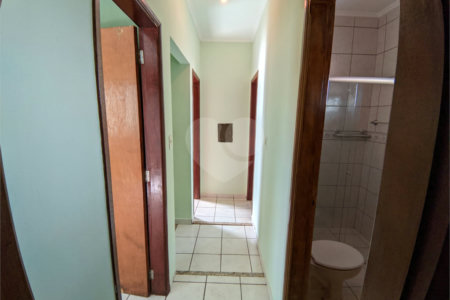 Casa à venda com 4 quartos, sendo 1 suíte, em Valentina Figueiredo, Ribeirão Preto, SP