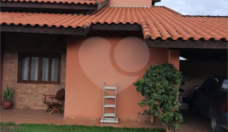Casa à venda com 3 quartos, sendo 1 suíte,  no condomínio Village Ipanema 1, Araçoiaba da Serra - SP