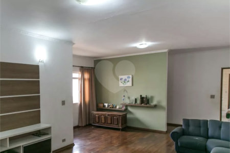 Casa Térrea à venda com 4 quartos, sendo 1 suíte, em Vila Gustavo, São Paulo, SP