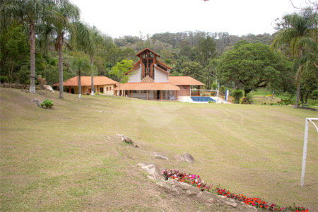 Sítio à venda com 4 quartos, sendo 2 suítes, em Jardim Guaçu, São Roque, SP