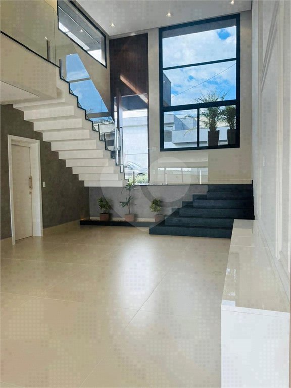 Casa à venda com 3 suítes no condomínio Villa do Sol, Valinhos - SP