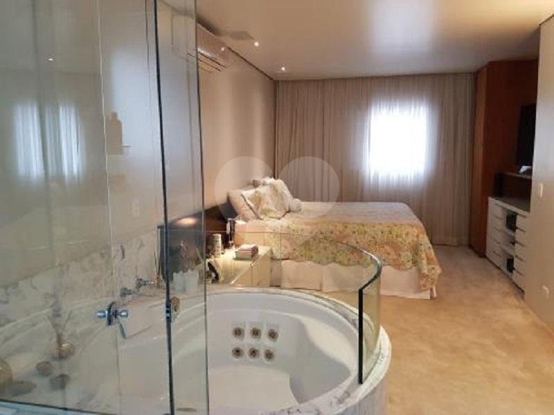 Apartamento à venda com 4 quartos, sendo 3 suítes,  em Campo Belo, São Paulo, SP