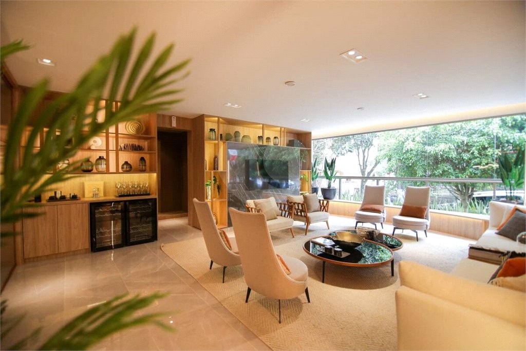 Apartamento à venda com 3 suítes em Vila Mariana, São Paulo, SP
