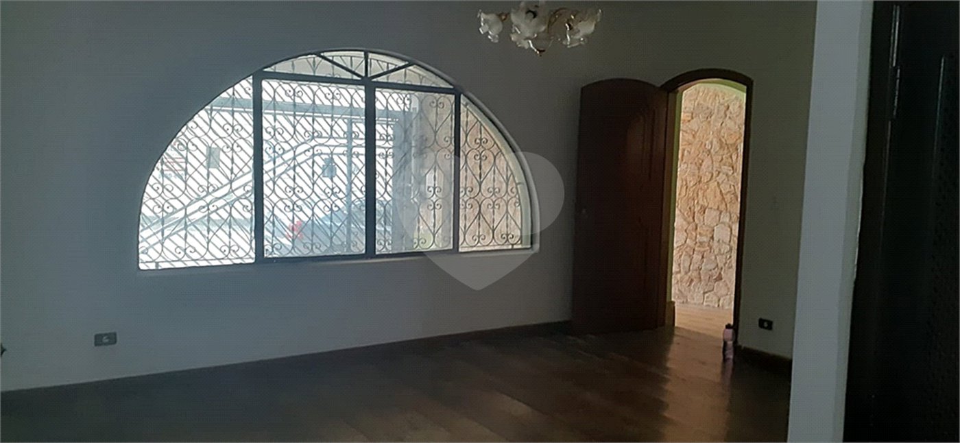 Sobrado à venda com 4 quartos, sendo 2 suítes,  em Vila Maria, São Paulo, SP