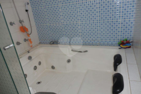 Sobrado à venda com 4 quartos, sendo 3 suítes, em Vila Gustavo, São Paulo, SP