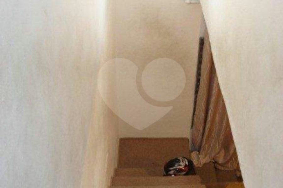 Sobrado à venda com 5 quartos, sendo 1 suíte, em Interlagos, São Paulo, SP