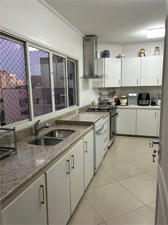 Apartamento à venda com 4 suítes em Real Parque, São Paulo, SP