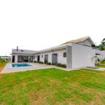 Casa à venda com 3 suítes no condomínio Village Saint Charbel, Araçoiaba da Serra - SP